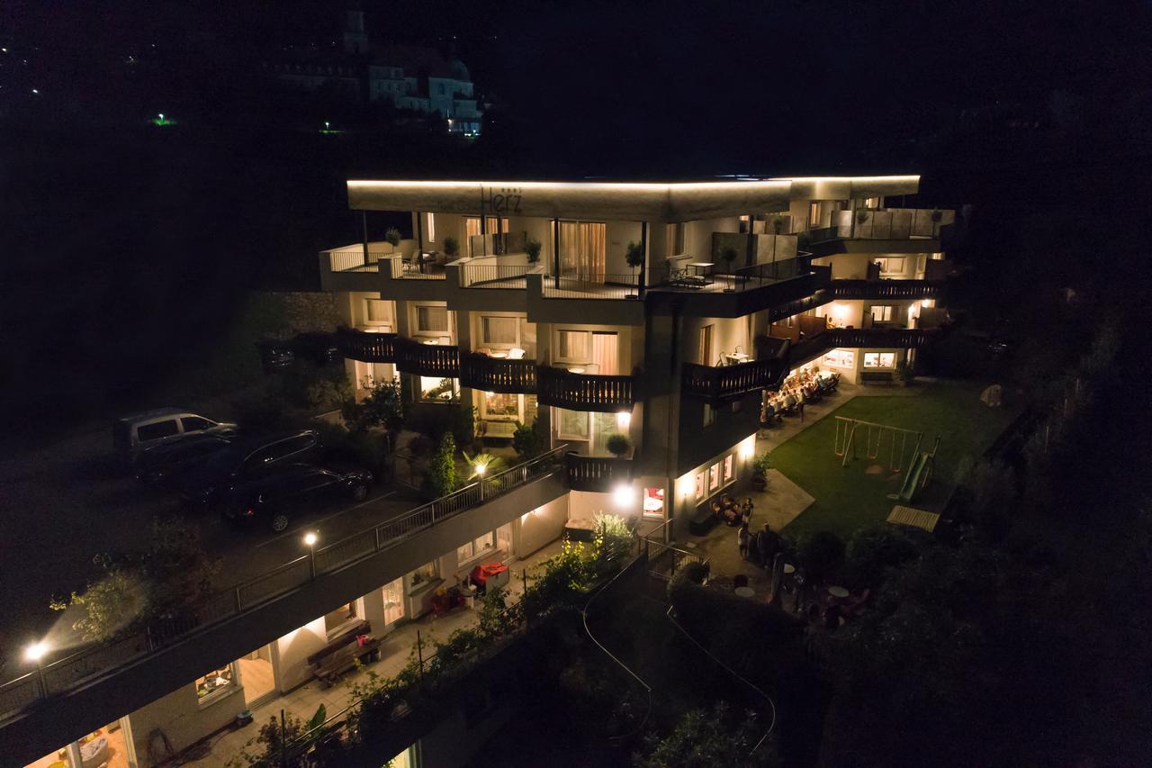 Hotel Garni Herz Tirolo Exterior photo
